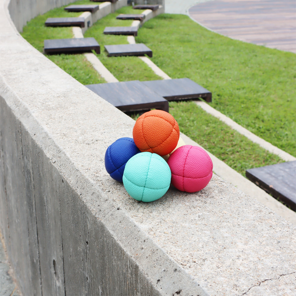 Max Juggling Balls