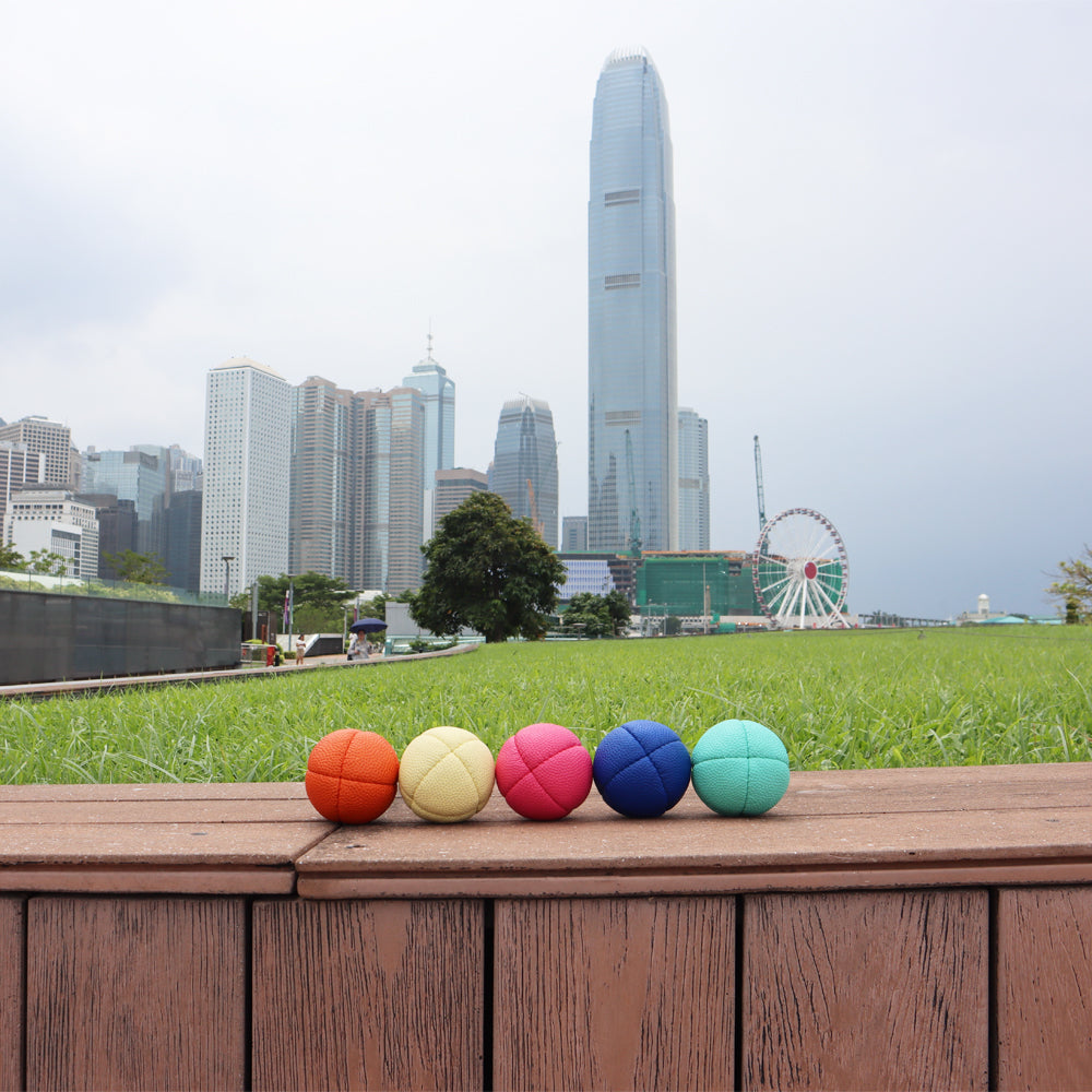 Max Juggling Balls